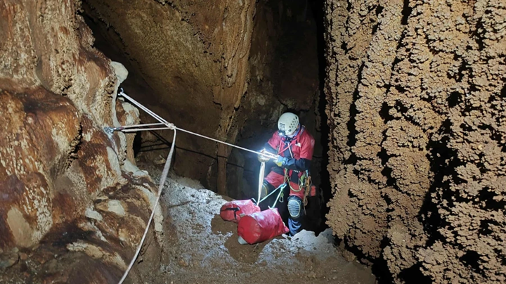 Αμοργός: Αποκαλύφθηκαν και χαρτογραφήθηκαν τέσσερα σπήλαια βάθους… 62 μέτρων