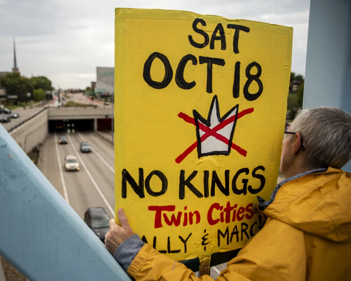 «No Kings»: Ακριβώς 90 λεπτά κράτησαν οι διαδηλώσεις που υποτίθεται ότι «συγκλόνισαν» την Αμερική