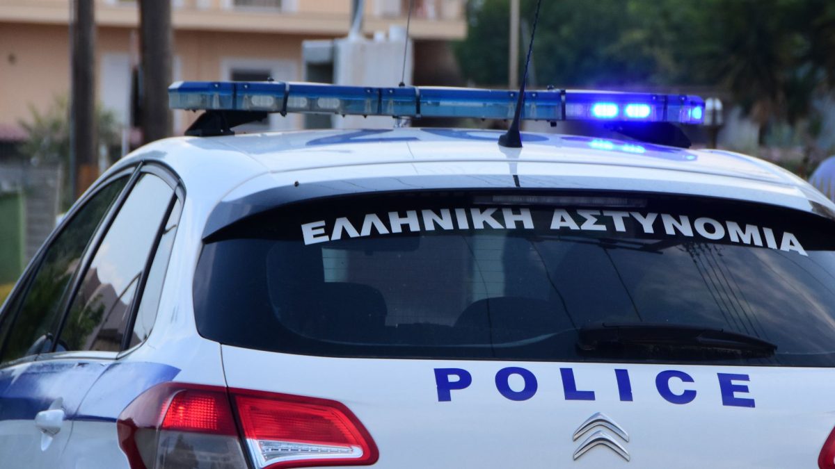 Άγρια καταδίωξη μηχανής στο Κορωπί – Συνελήφθη 26χρονος