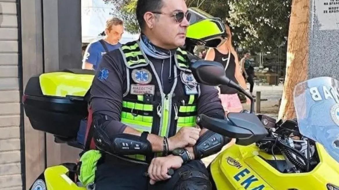 Κατέληξε μετά από 49 μέρες μάχης στη ΜΕΘ διασώστης όταν τραυματίστηκε σε τροχαίο στην Καλλιθέα