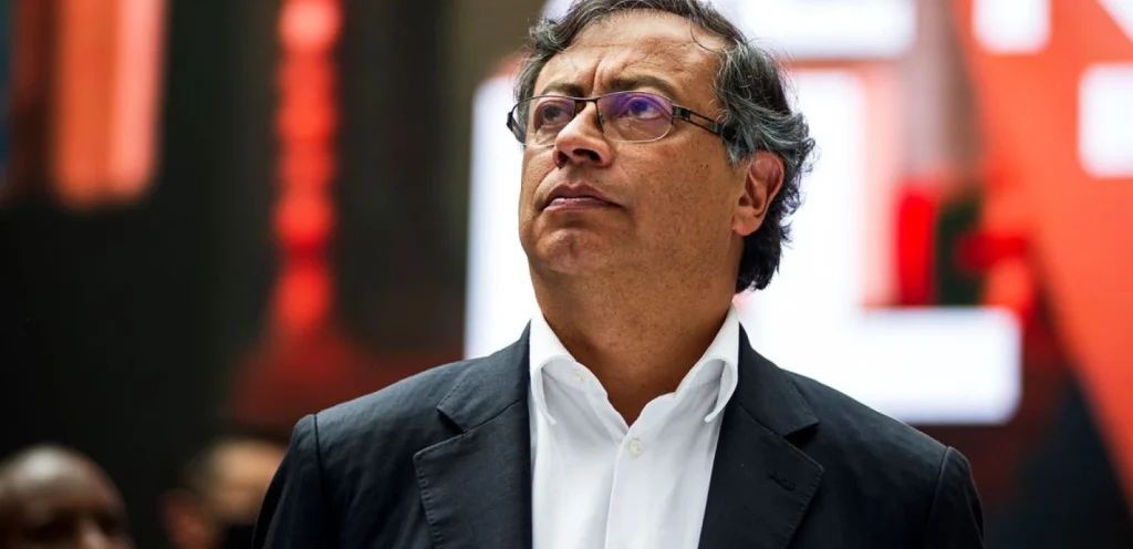 Ο πρόεδρος της Κολομβίας καταγγέλλει πως αμερικανικές δυνάμεις παραβίασαν τα χωρικά ύδατα της χώρας