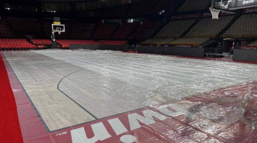 Μόνο στο ΣΕΦ αυτά: Έσταζε η οροφή στον αγώνα του Ολυμπιακού με τον Πανιώνιο – Δείτε βίντεο