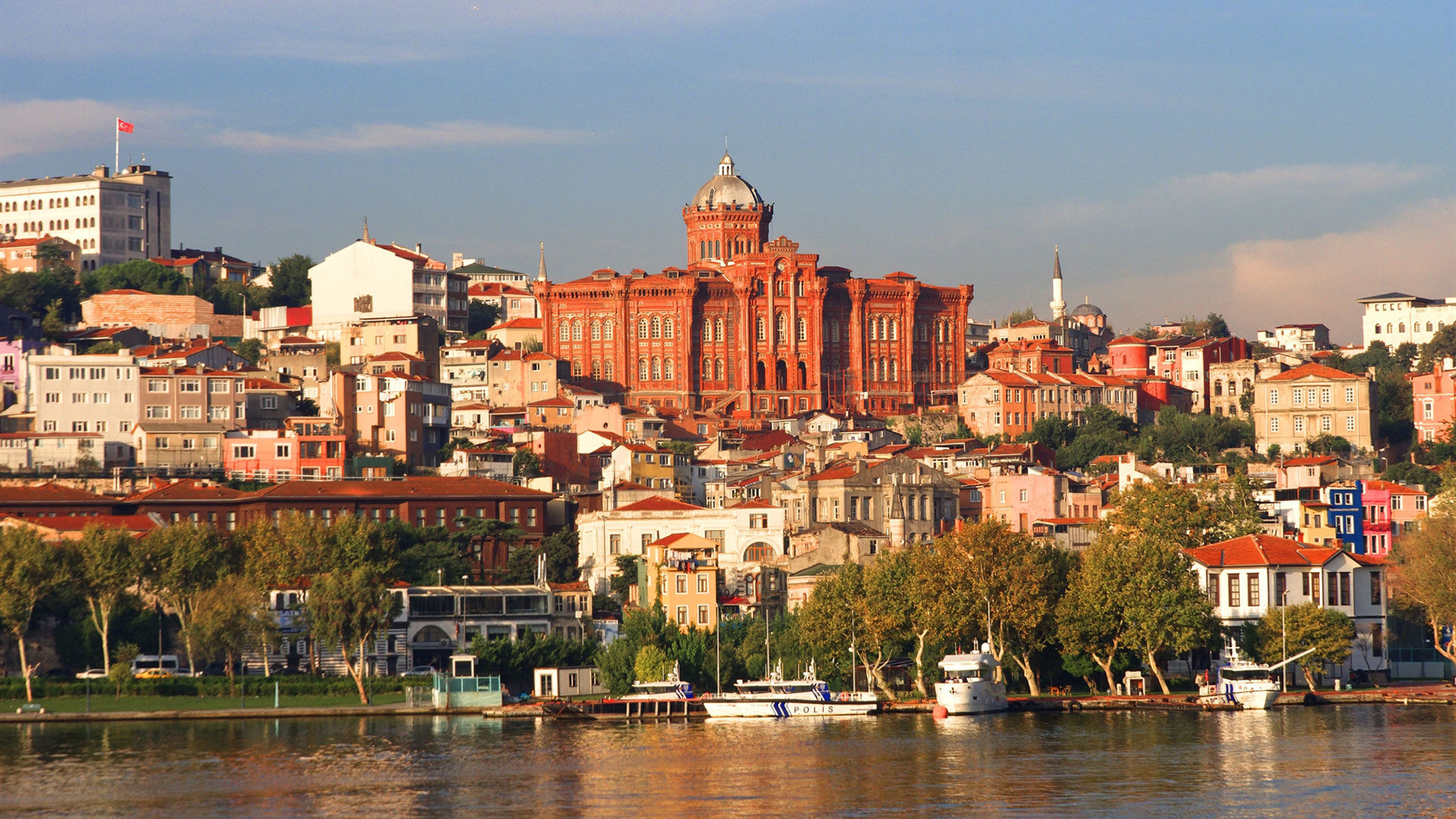 Η Μεγάλη του Γένους Σχολή διαψεύδει τις αναφορές περί «παύσης λειτουργίας» της – Η ανακοίνωσή της