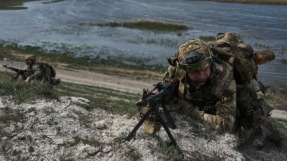Ρωσική διπλή απόβαση στην Χερσώνα! – Μπήκαν στην πρωτεύουσα από το νησί Κοραμπέλ και τον χωριό Σάντοβε (upd)