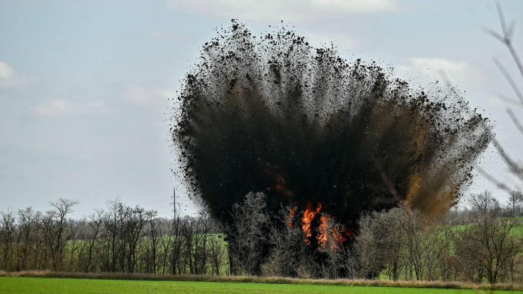 Βίντεο: Ρωσική FAB 1500 έπληξε σημείο προσωρινής ανάπτυξης των ουκρανικών δυνάμεων στο Κράσνι Λιμάν