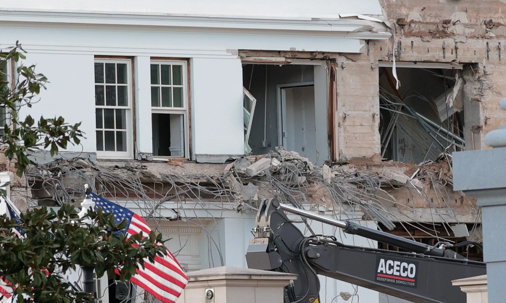 Κατεδαφίστηκε τμήμα του Λευκού Οίκου για να οικοδομηθεί αίθουσα χοροεσπερίδων – Η ανάρτηση του Ν.Τραμπ (βίντεο)