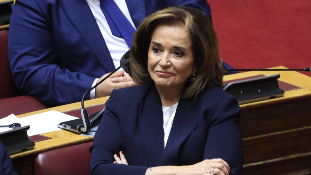 Ν.Μπακογιάννη για Άγνωστο Στρατιώτη: «Το μνημείο δεν είναι για τα καντηλάκια του ΙΚΕΑ»