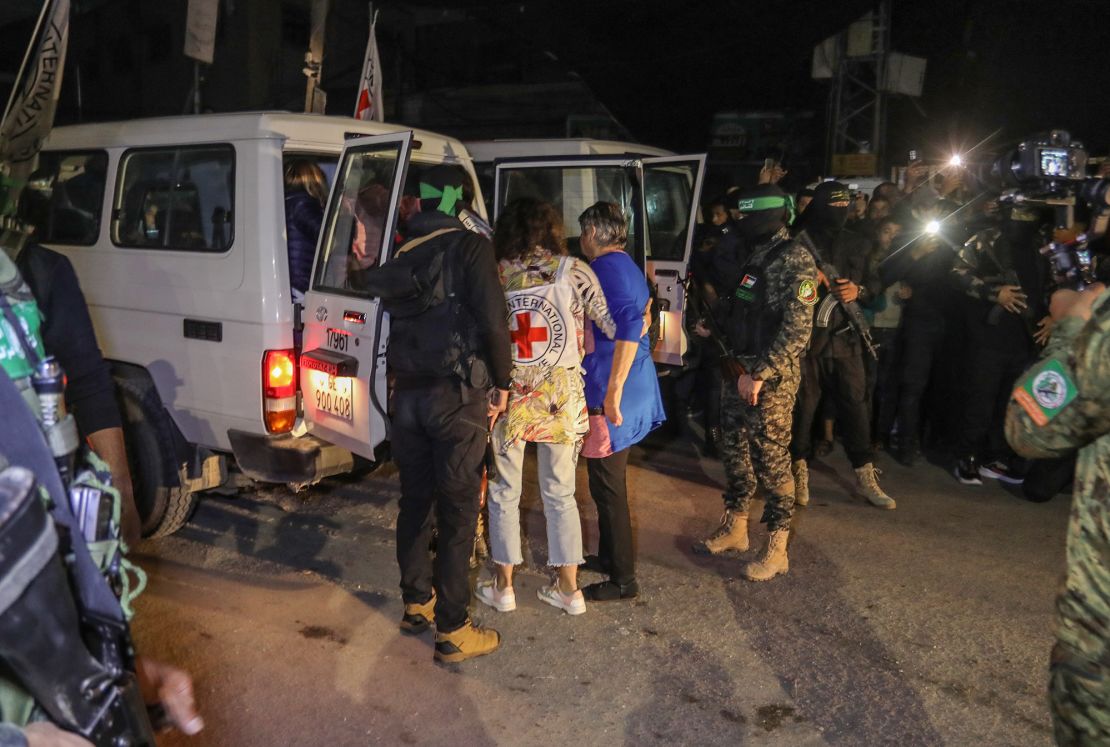 Συνεχίζονται οι παραδόσεις σορών από τη Χαμάς: Το Ισραήλ έλαβε μέσω του Ερυθρού Σταυρού δύο ακόμα άψυχα σώματα