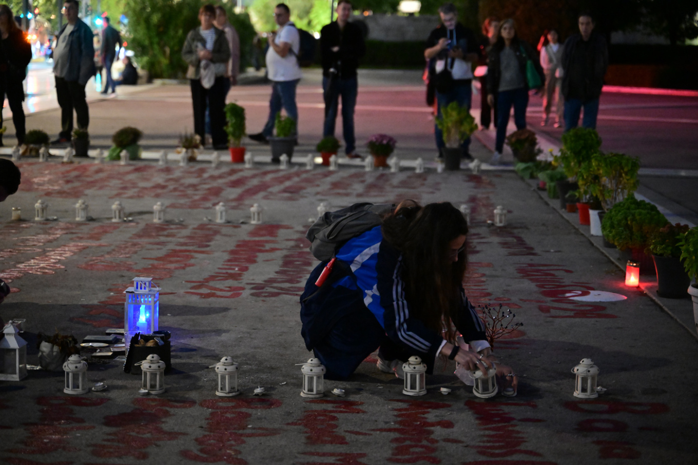 Συγκέντρωση διαμαρτυρίας στο Σύνταγμα για το μνημείο του Αγνώστου Στρατιώτη – Δείτε φωτογραφίες