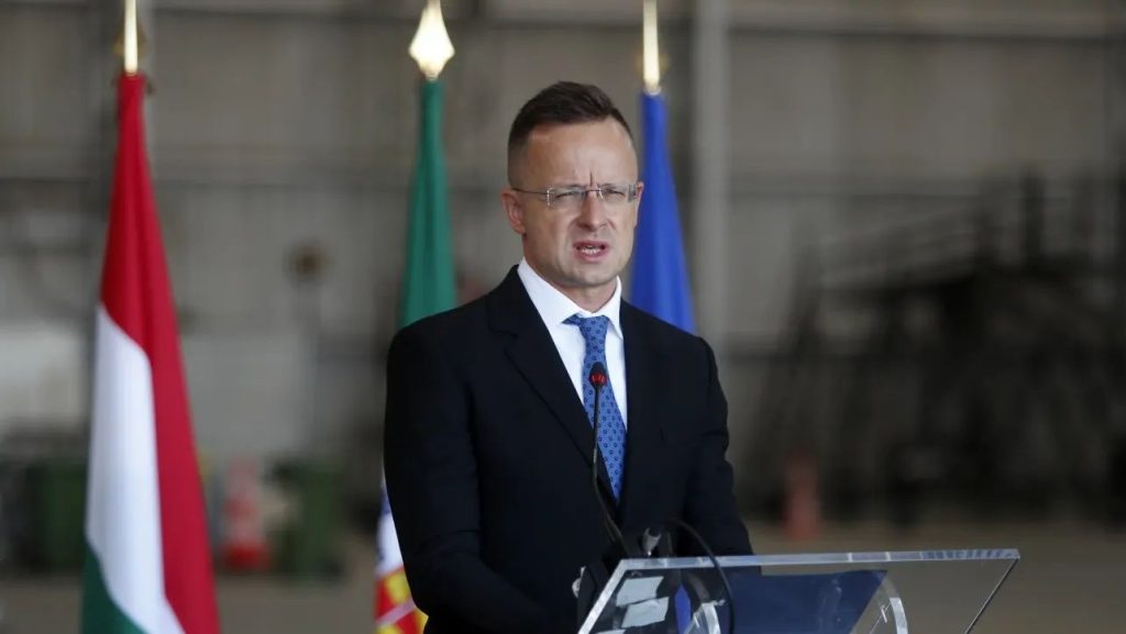 Υπουργός Εξωτερικών Ουγγαρίας κατά Ουκρανίας: «Νόμο μετά νόμο περιορίζουν τα δικαιώματα των Ούγγρων στη χώρα»
