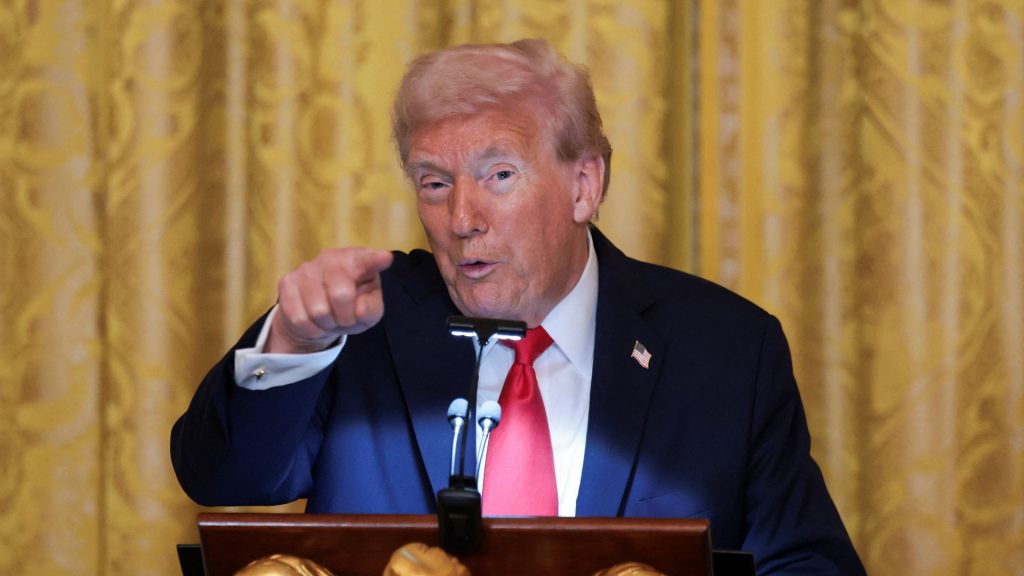 Ν.Τραμπ για αναβολή συνάντησης με Β.Πούτιν: «Δεν θέλω να χαραμίσω χρόνο» (βίντεο)