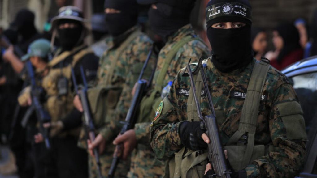 Bίντεο: Μασκοφόροι της Χαμάς σπάνε τα πόδια και τα γόνατα αντιφρονούντων στη Γάζα (σκληρές εικόνες)