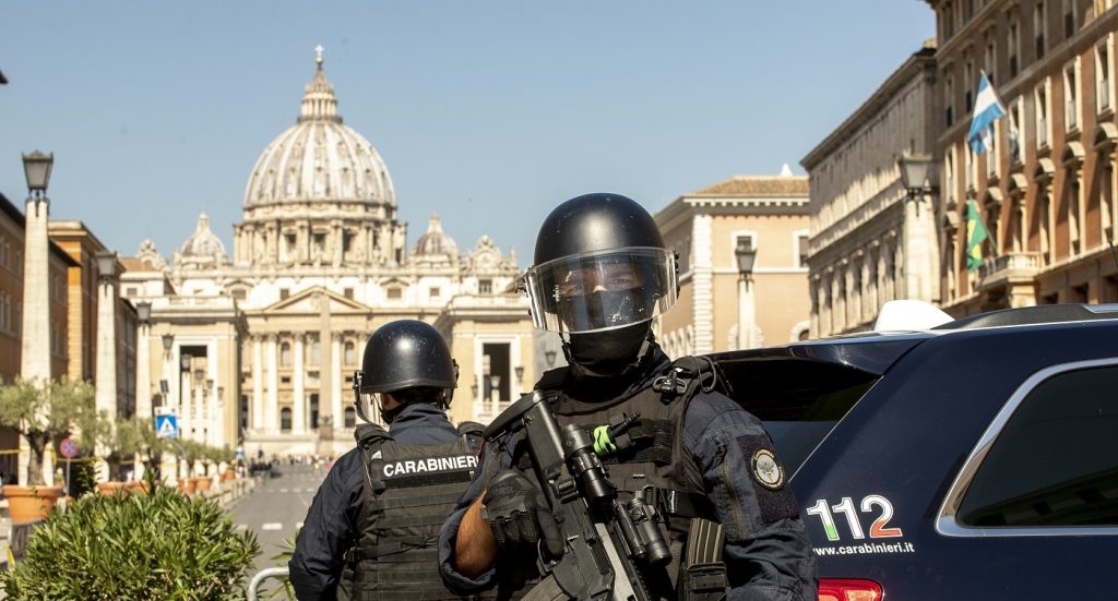 Μιλάνο: Γυναίκα εντοπίστηκε αιμόφυρτη σε δρόμο – Οι Αρχές εξετάζουν το ενδεχόμενο ο δράστης να ήταν αλλοδαπός