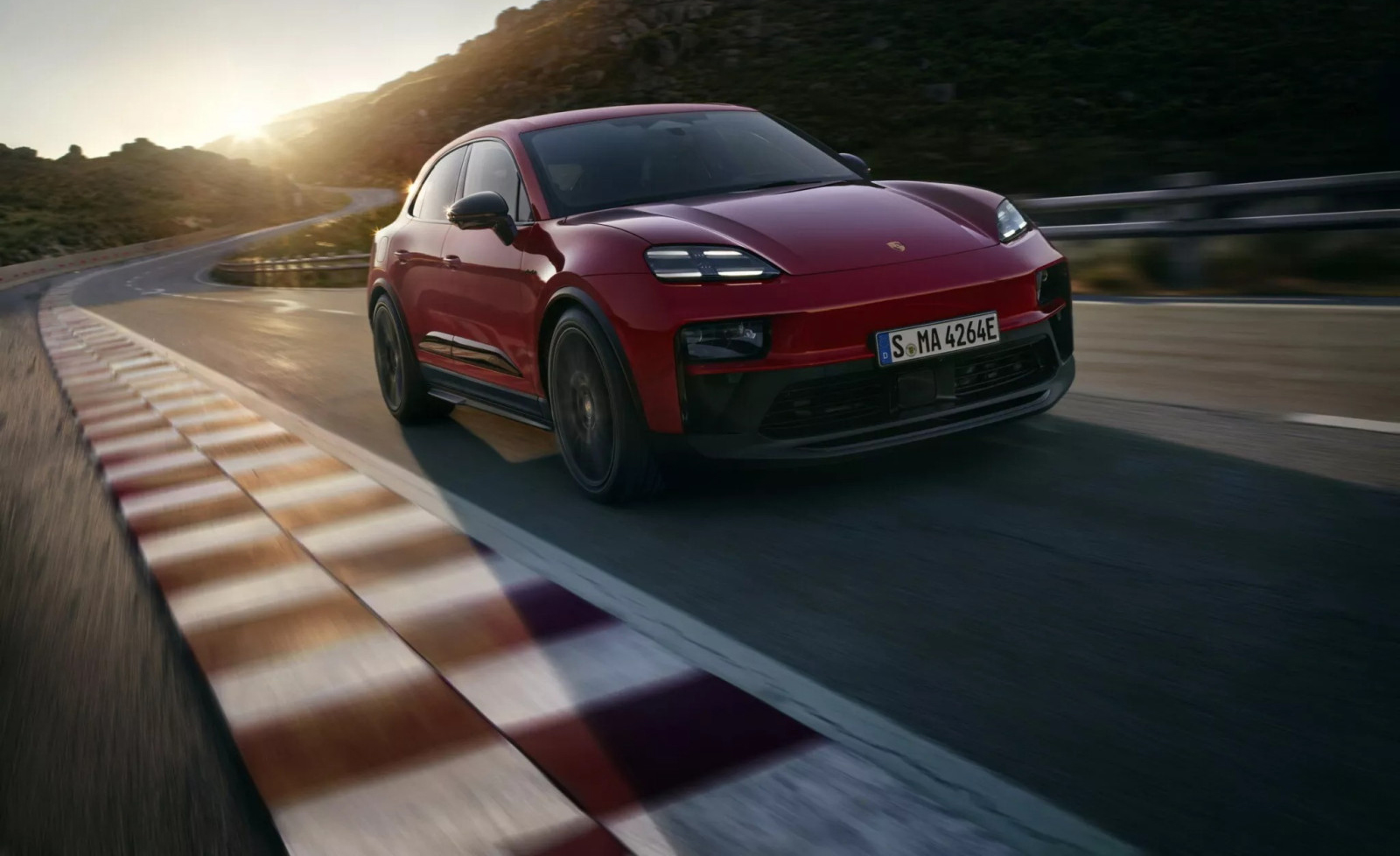 Αυτή είναι η πρώτη ηλεκτρική Porsche Macan GTS (βίντεο)