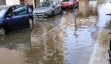 Σφοδρές βροχοπτώσεις σε Μεσολόγγι και Πάτρα: Πλημμύρισαν δρόμοι (βίντεο)