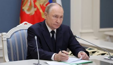 Β.Πούτιν για αμερικανικές κυρώσεις: «Καμία χώρα που σέβεται τον εαυτό της δεν αποφασίζει κατόπιν πίεσης»