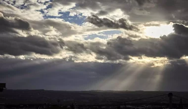 Καιρός: Έως 26 βαθμούς Κελσίου αύριο η θερμοκρασία – Τοπικές νεφώσεις και βροχές