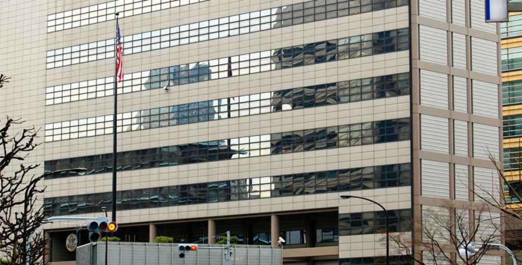 Αιματηρό επεισόδιο κοντά στην αμερικανική πρεσβεία στο Τόκιο – Άνδρας με μαχαίρι τραυμάτισε σοβαρά αστυνομικό