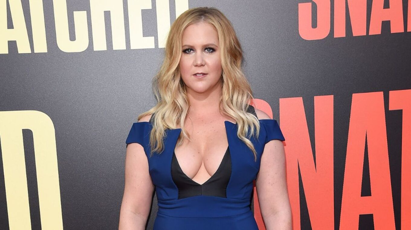 Έιμι Σούμερ: Η ηθοποιός δείχνει το πόσο αδυνάτισε μετά την χρήση του φαρμάκου Mounjaro (φωτο)