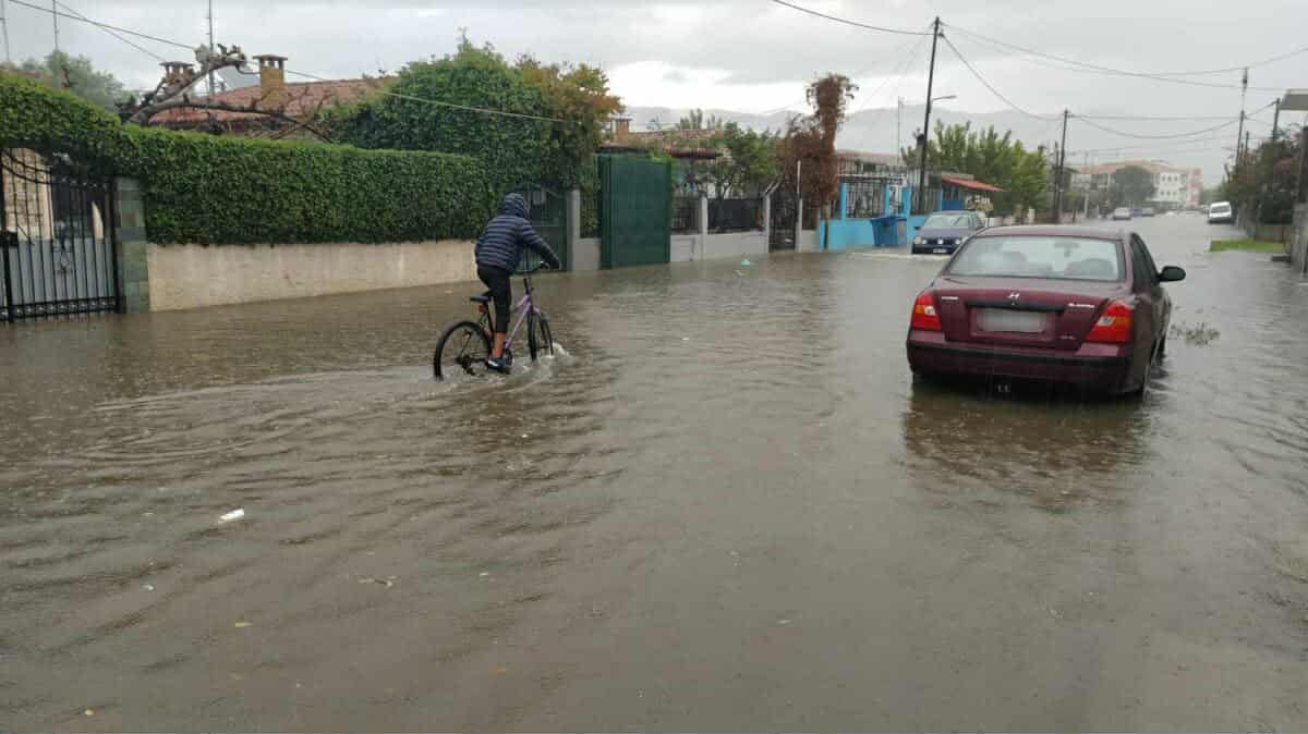 Μεσολόγγι: Ξυλοδαρμός υπαλλήλου του Δήμου που επιχειρούσε σε πλημμύρες – Τι αναφέρει ο Αντιδήμαρχος Περιβάλλοντος