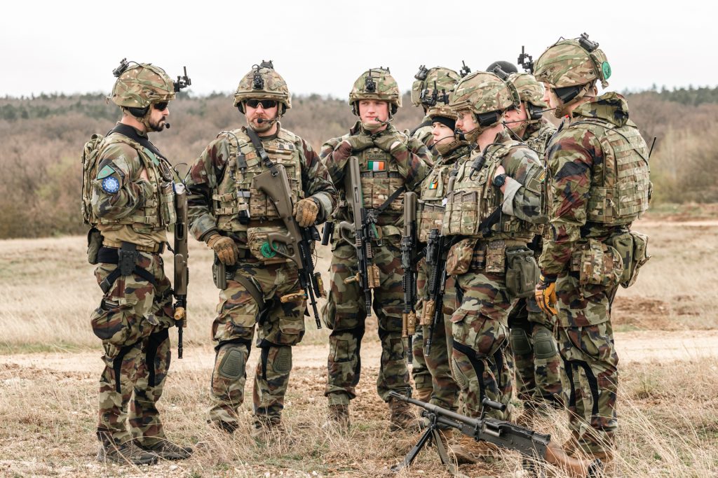 Πρώην διοικητής του ΝΑΤΟ ισχυρίζεται ότι μία ενωμένη Ιρλανδία θα μπορούσε να βοηθήσει τη Ρωσία και την Κίνα