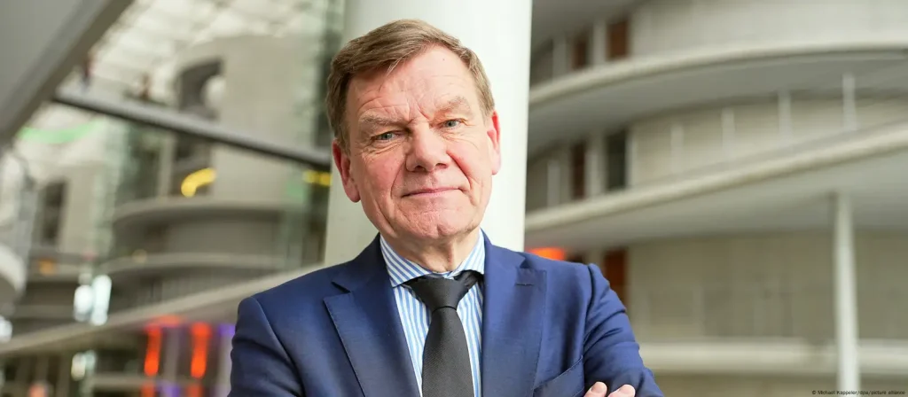 Νέα «σφαλιάρα» στην Γερμανία από την Κίνα: Κανείς δεν ήθελε να συναντηθεί με τον ΥΠΕΞ Γιόχαν Βάντεφουλ!