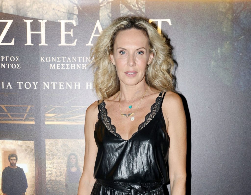 Ε.Παπούλια για «Δύο Ξένους»: «Είχε γίνει ολόκληρη ιστορία μέχρι να μπορέσω να είμαι στη σειρά»