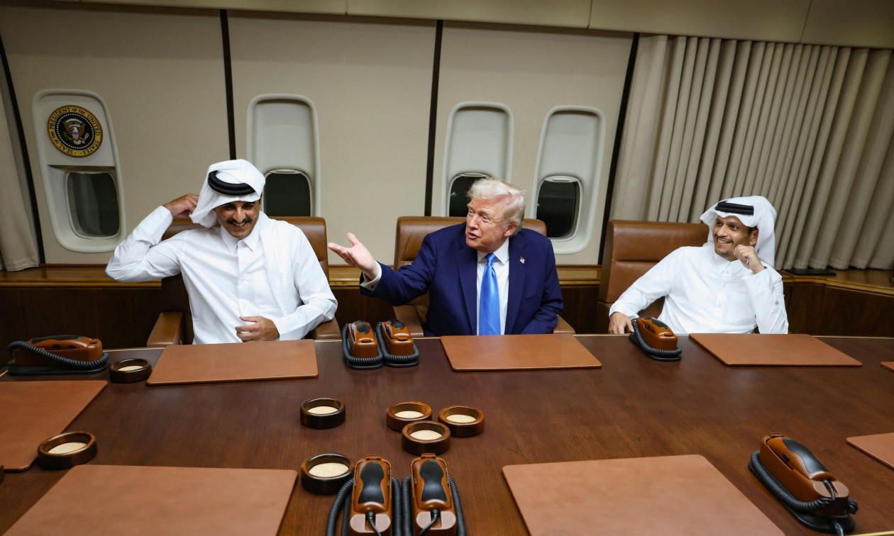 Με τον πρωθυπουργό του Κατάρ συναντήθηκε ο Ν.Τραμπ στο Air Force One (upd)