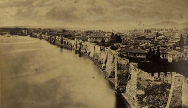 Πώς γκρεμίστηκαν τα ασφυκτικά θαλάσσια τείχη της Θεσσαλονίκης και η πόλη ανοίχτηκε στη θάλασσα