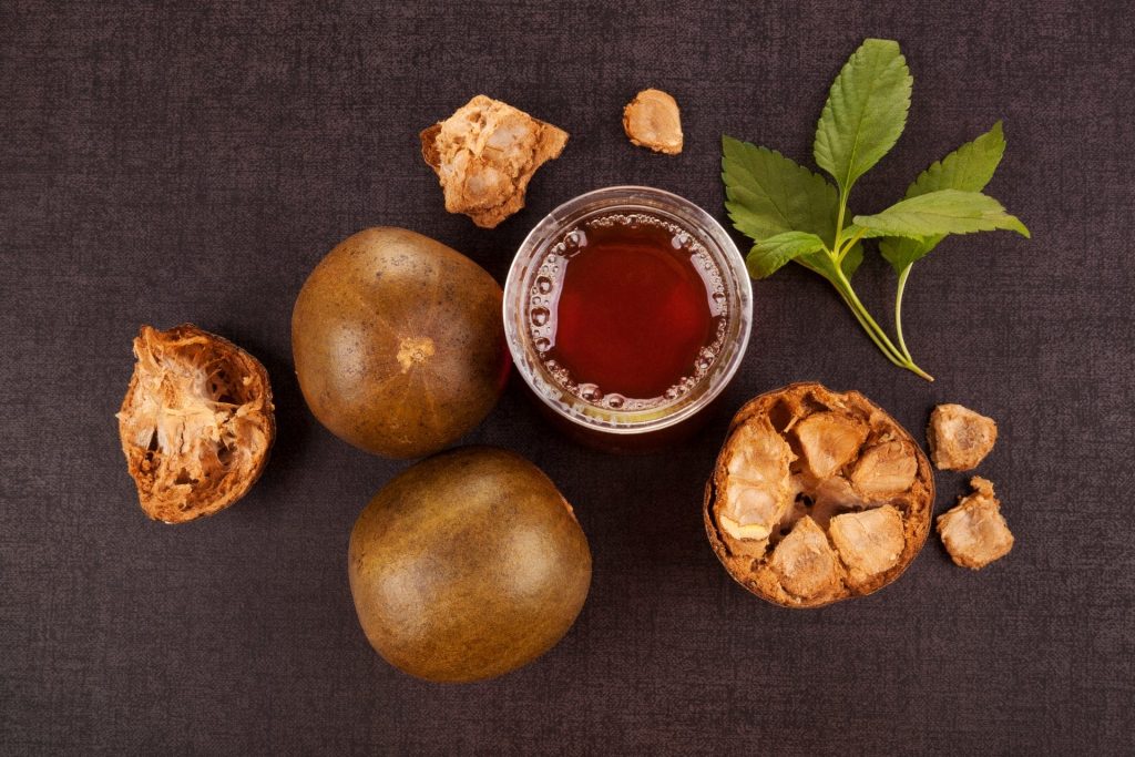 Monk fruit: Τι είναι το «φρούτο του μοναχού» και πώς χρησιμοποιείται; – Ποιοι πρέπει να το αποφεύγουν