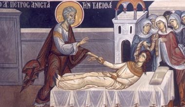 Αγία Ταβιθά: Η γυναίκα που αναστήθηκε από τον Απόστολο Πέτρο και αφιέρωσε τη ζωή της σε θεάρεστες πράξεις