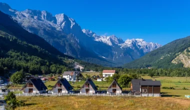 Αλβανία: Ο Ε.Ράμα δίνει τίτλους ιδιοκτησίας με 1 ευρώ το τετραγωνικό μέτρο σε ορεινές περιοχές