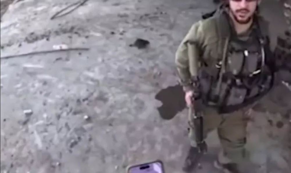 Βίντεο: Η στιγμή που Ισραηλινός αξιωματικός μιλά με τους στρατιώτες του και σκοτώνεται από τα πυρά της Al Qassam