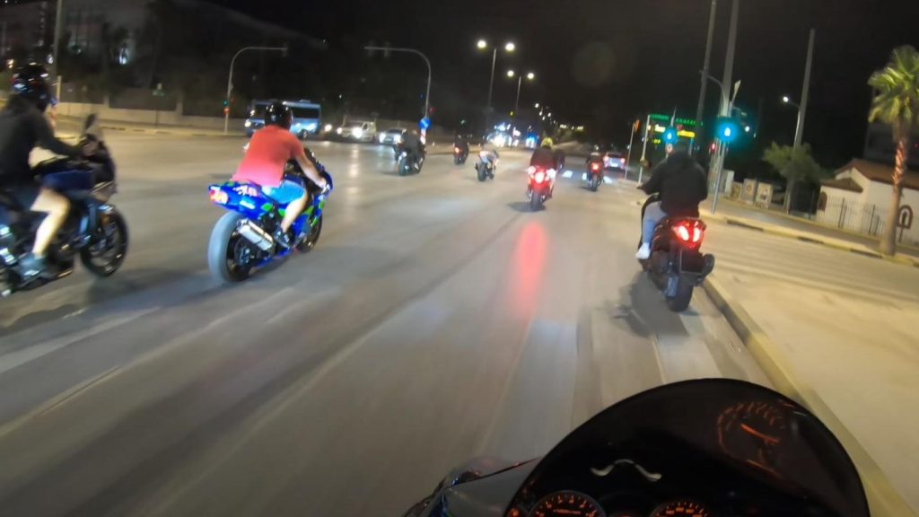 Μέγαρα: Συνελήφθη άνδρας που διοργάνωνε κόντρες με μηχανές – «Βροχή» τα διοικητικά πρόστιμα