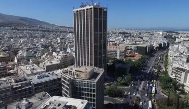 Έσβησε η φωτιά στο υπόγειο πάρκινγκ του Πύργου Αθηνών (upd)