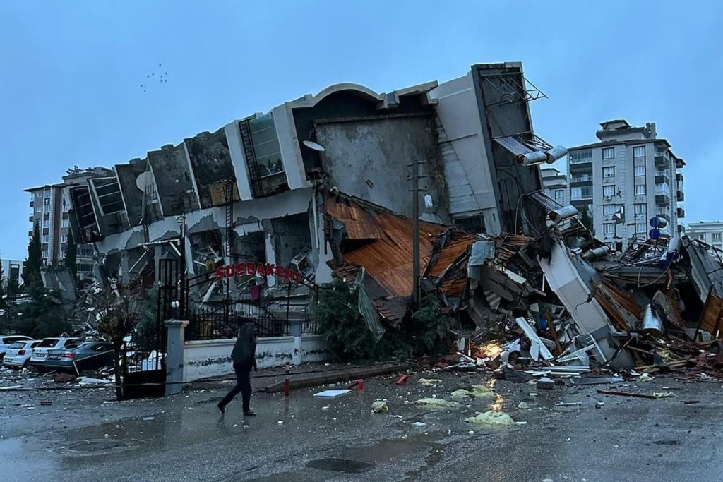 Ισχυρός σεισμός 6,1 Ρίχτερ έπληξε την Τουρκία – Πού εντοπίζεται το επίκεντρο