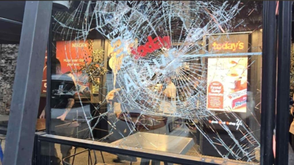 Θεσσαλονίκη: Ποινή φυλάκισης ενός έτους σε 43χρονο που προκάλεσε ζημιές σε μαγαζί εστίασης στα Λαδάδικα (βίντεο)