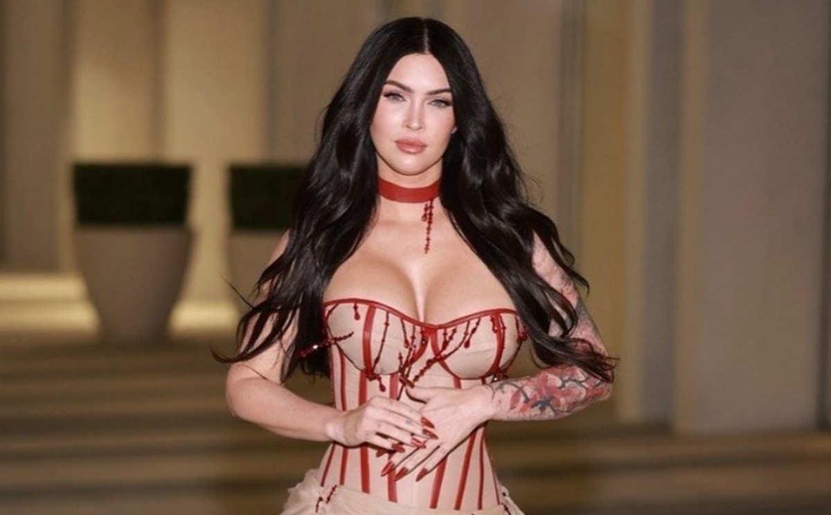 Η σέξι εμφάνιση της Μέγκαν Φοξ με το πληθωρικό μπούστο που «ξεχείλισε» – Δείτε φωτογραφίες