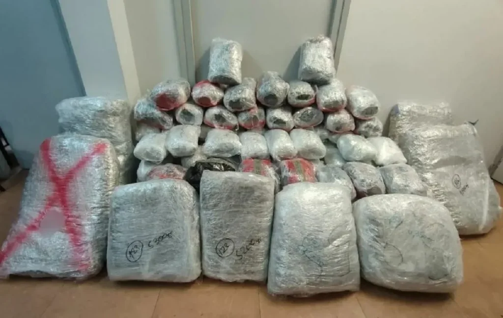 Κινηματογραφική καταδίωξη στην Κόνιτσα: Βρέθηκαν πάνω από 193 κιλά κάνναβης – Κατάφερε να ξεφύγει ο κάτοχός τους