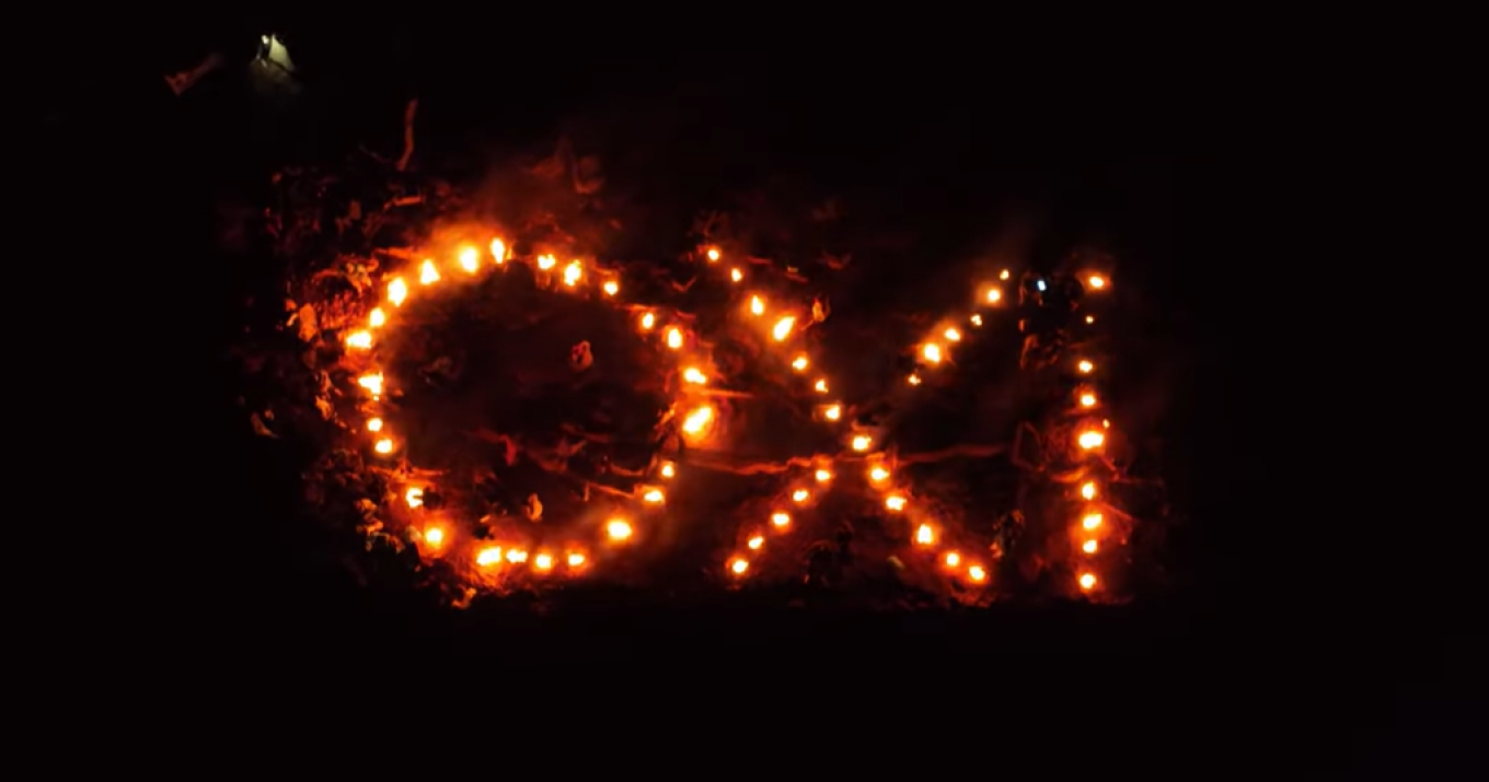 Χίος: Το φλεγόμενο «ΟΧΙ» που δημιούργησαν κάτοικοι στα Άνω Καρδάμυλα (βίντεο)