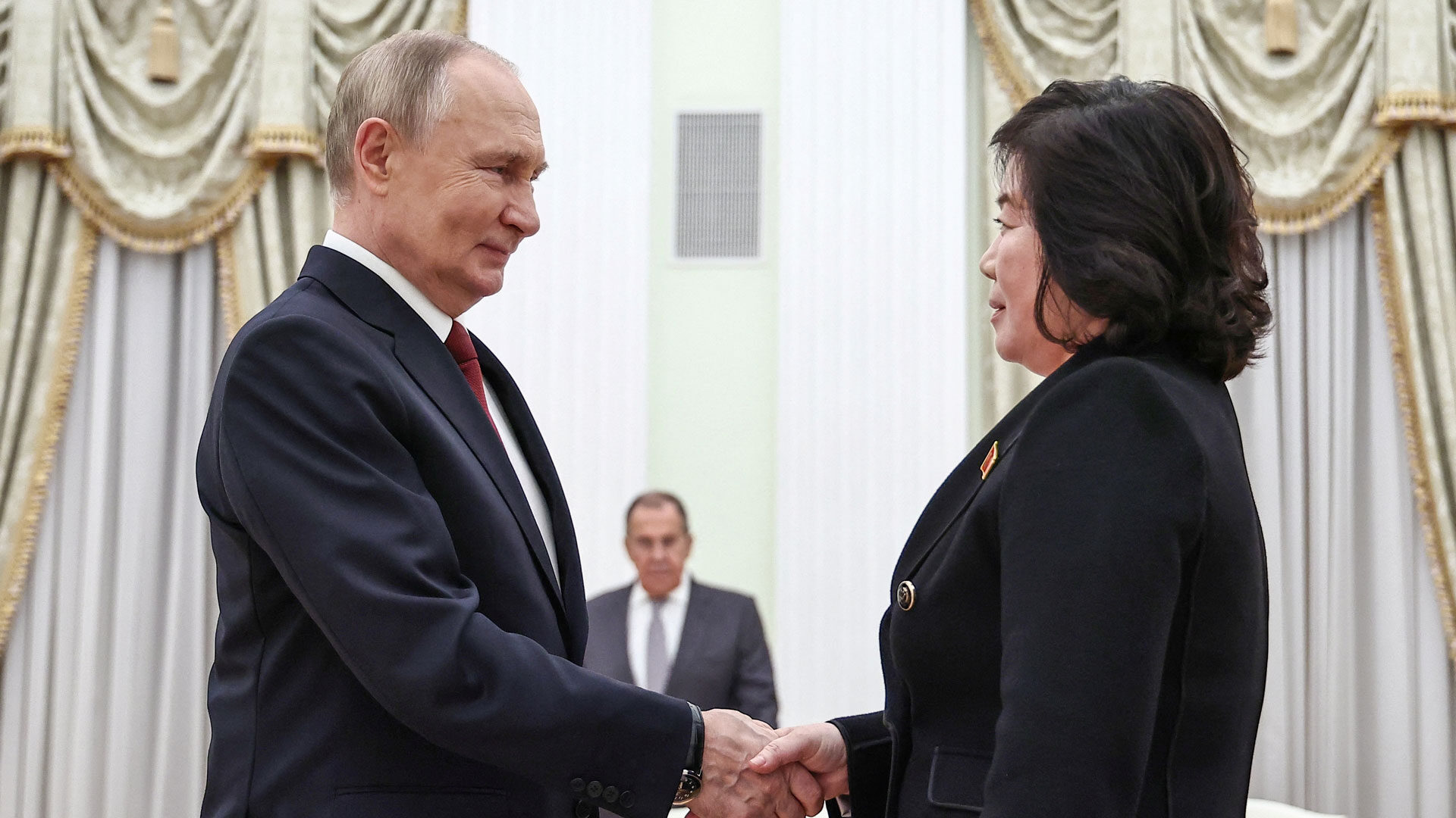 Ο Β.Πούτιν συναντήθηκε με την ΥΠΕΞ της Β.Κορέας Τσε Σον Χούι στο Κρεμλίνο: Τι συζήτησαν (βίντεο)