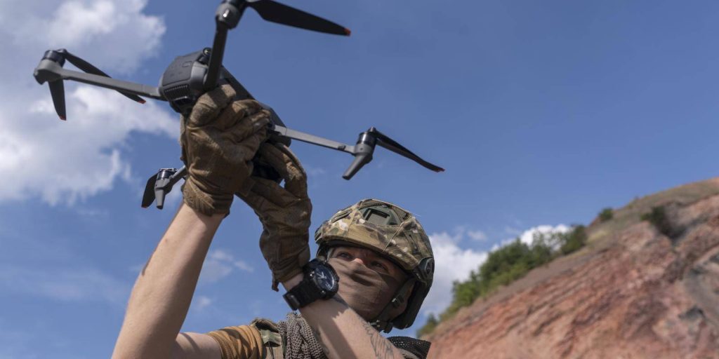 Ντόνεστκ: Ουκρανικά drones καταστρέφουν ρωσικά οχήματα