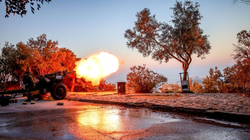 28η Οκτωβρίου: «Έπεσαν» οι 21 κανονιοβολισμοί από τον λόφο του Λυκαβηττού (βίντεο)