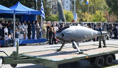 Δένδιας: «Πρώτο ορατό δείγμα της μετάβασης των ενόπλων δυνάμεων στη νέα εποχή η σημερινή στρατιωτική παρέλαση»