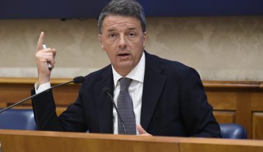 Ρέντσι: Εκαναν την Κίνα πρώτη δύναμη στις εξαγωγές αυτοκινήτων με την βλακώδη απόφαση για την «πράσινη ενέργεια»