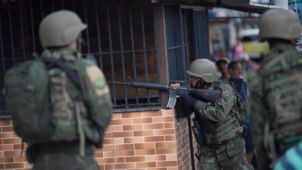 Σφοδρές μάχες αστυνομικών με τα καρτέλ στη Βραζιλία: Νεκρά 20 άτομα, ανάμεσά τους δύο αστυνομικοί – Δείτε βίντεο