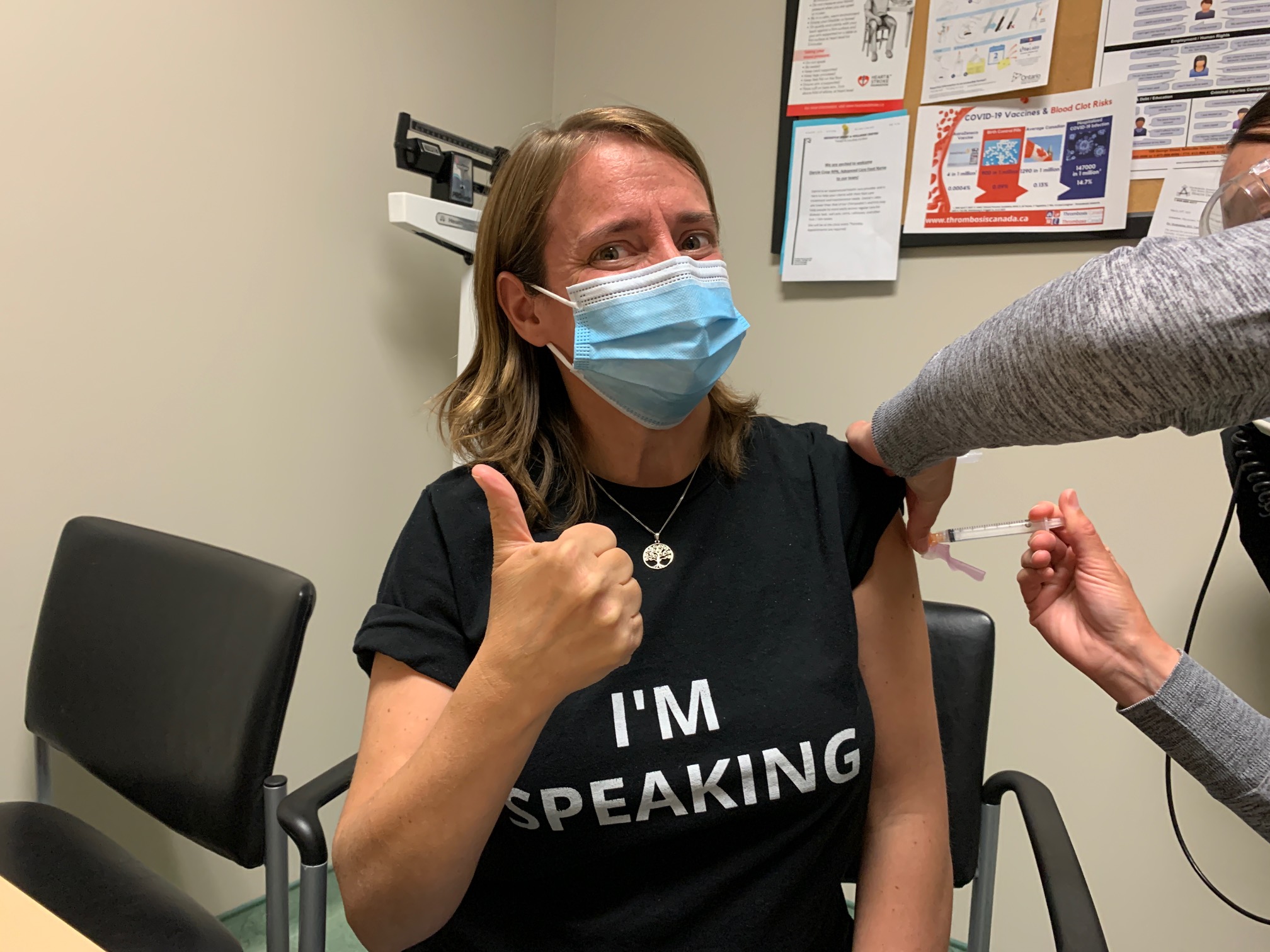 Γνωστή γιατρός στον Καναδά υπέρμαχος των εμβολίων mRNA για τον COVID-19 διαγνώστηκε με καρκίνο