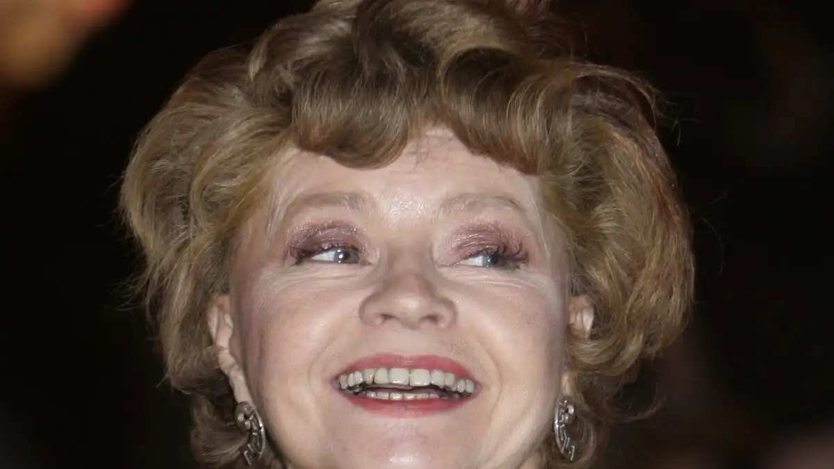 «Έφυγε» από τη ζωή σε ηλικία 93 ετών η ηθοποιός Προυνέλα Σκέιλς: Συμμετείχε στην κωμική σειρά «Fawlty Towers»