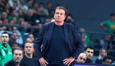 Απαισιόδοξος ο Εργκίν Αταμάν για τον τραυματισμό του Ρίσον Χολμς: «Είναι σοβαρός»