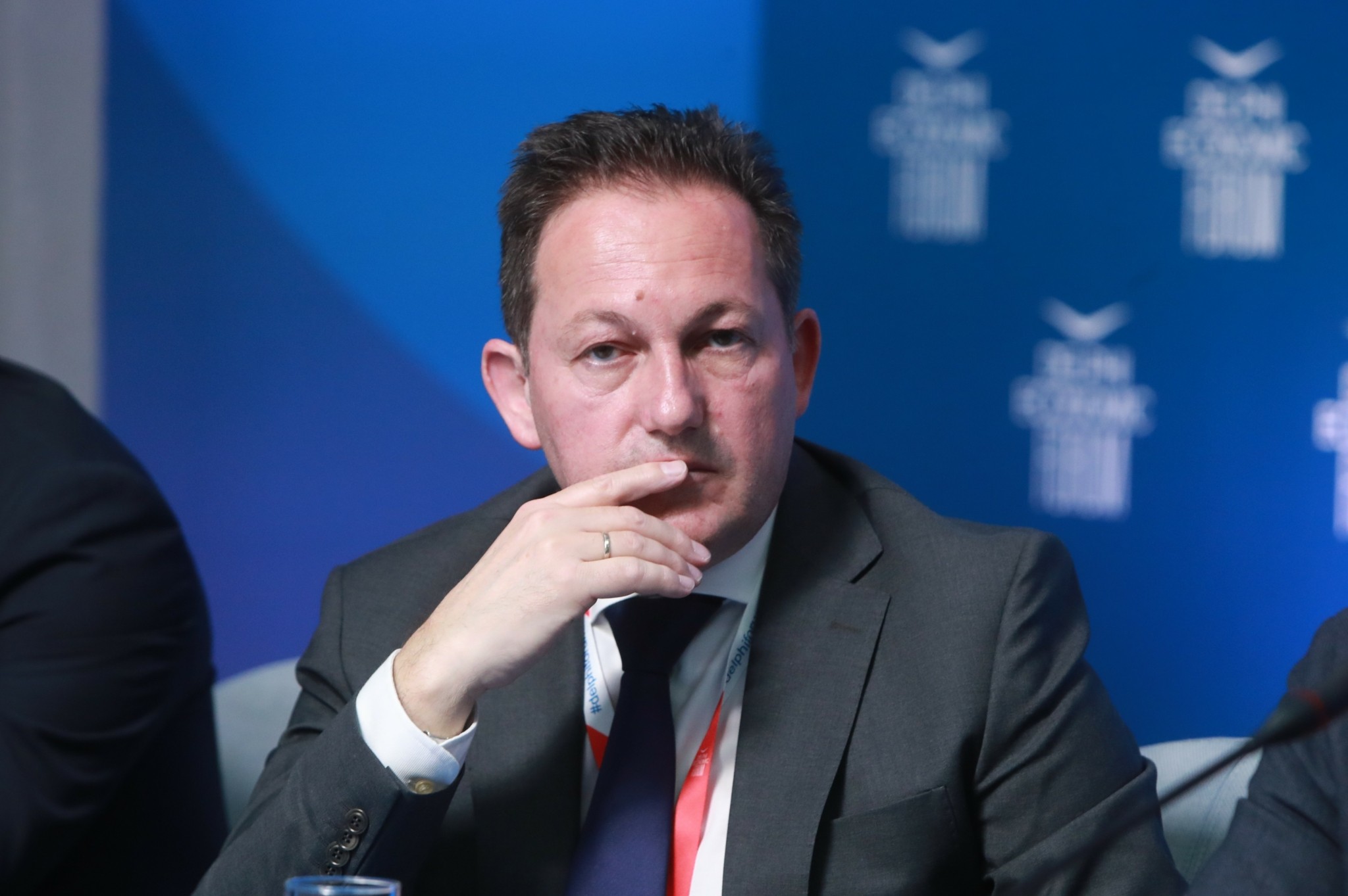 Δείτε το «φάουλ» του Στέλιου Πέτσα ανήμερα της 28ης Οκτωβρίου που προκάλεσε σάλο στα κοινωνικά δίκτυα (φωτο)